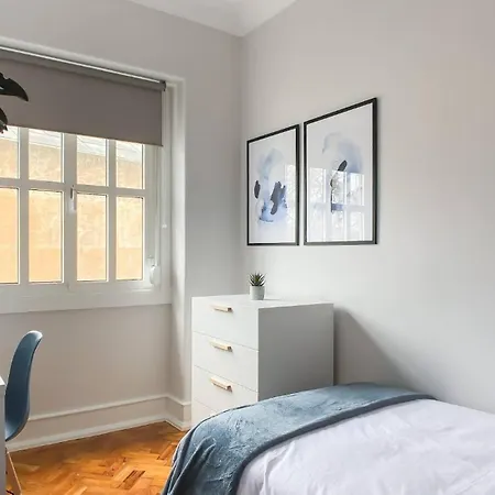 Апартаменты Uptown Stylish