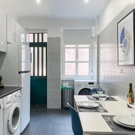 Апартаменты Uptown Stylish Лиссабон