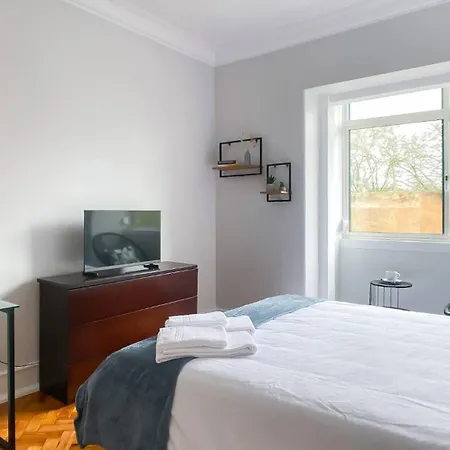 Uptown Stylish Apartment Lisbon